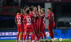 河南俱乐部酒祖杜康2-3青岛西海岸 卡多索传射、阿奇姆彭破门