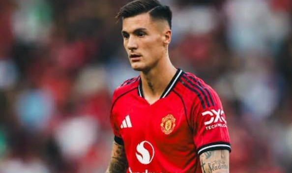 谢林汉姆：踢枪手姆伯莫还得踢中锋，谢什科现在还难担大任