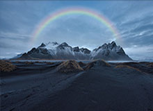 小区业主还原于朦胧坠楼细节：友人曾用衣物遮面，警方排除刑嫌